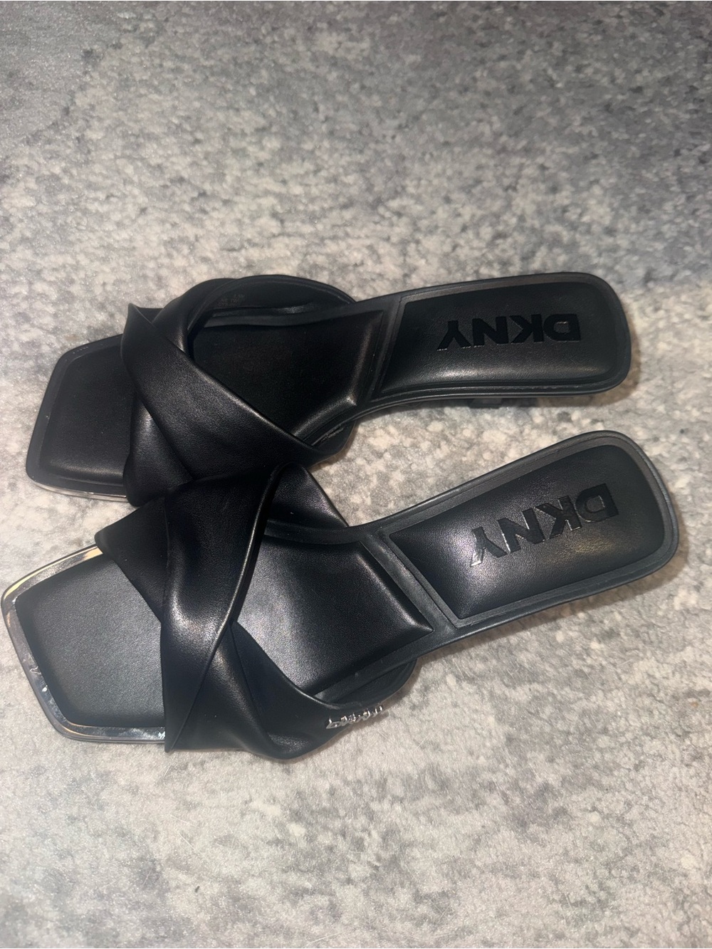 DKNY Black Kitten Heel – New Without Tags